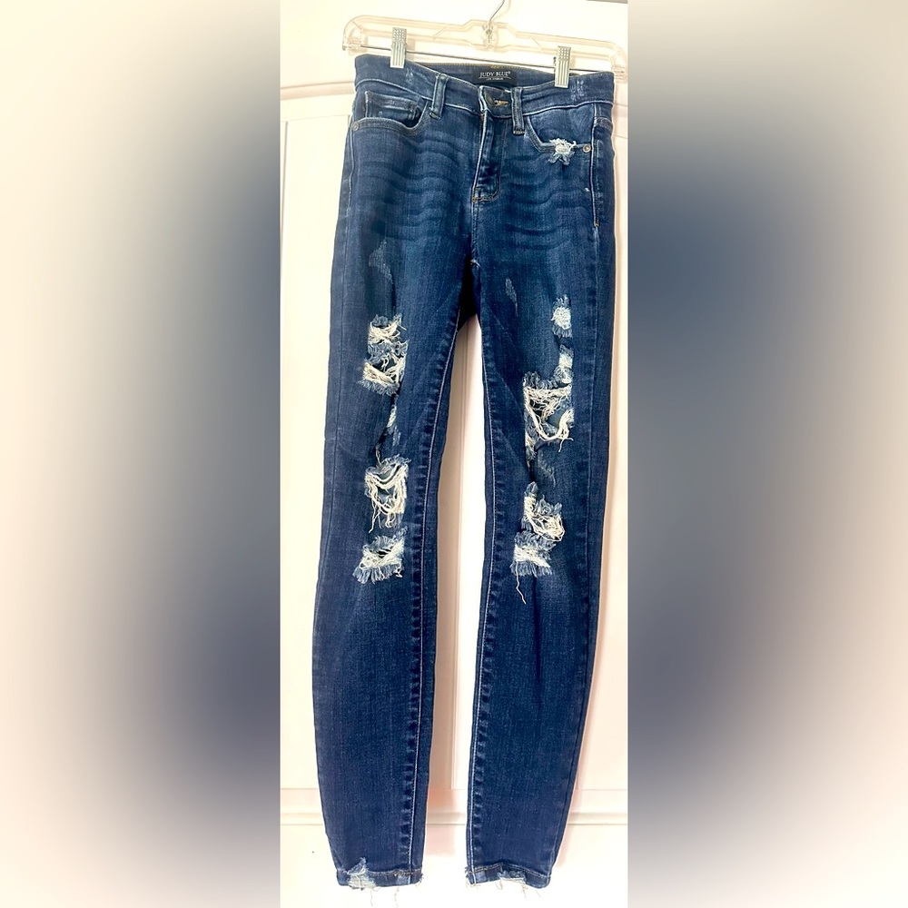 NWOT distressed Judy Blue stretch skinny Jean